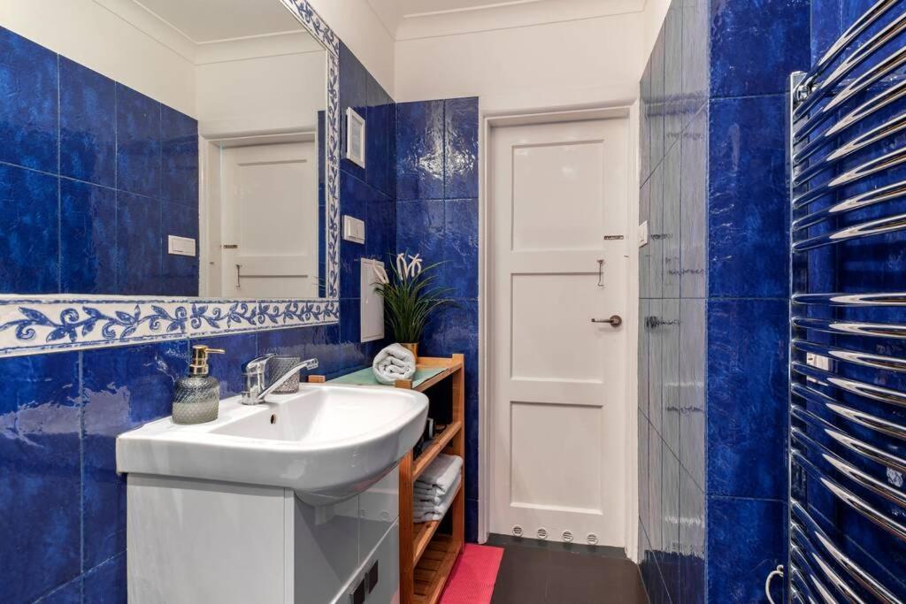 Blue Peace-Apartment With Free Parking In Center For 1-6 People Krakau Buitenkant foto