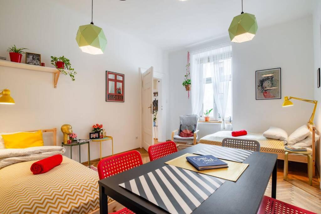 Blue Peace-Apartment With Free Parking In Center For 1-6 People Krakau Buitenkant foto