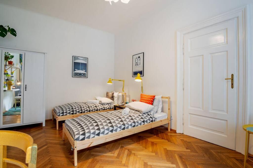 Blue Peace-Apartment With Free Parking In Center For 1-6 People Krakau Buitenkant foto